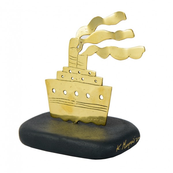 Brass ship on marble base 13x12x7cm.