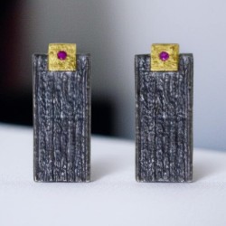 Σκουλαρίκια με ρουμπίνια σε χρυσό 18Κ & ασήμι 925° 2.5x1.5cm